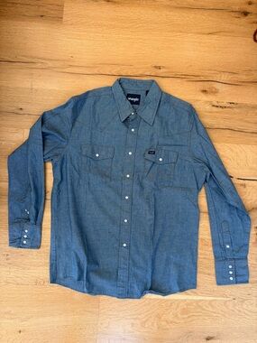 Wrangler classic denim men’s long sleeve button down